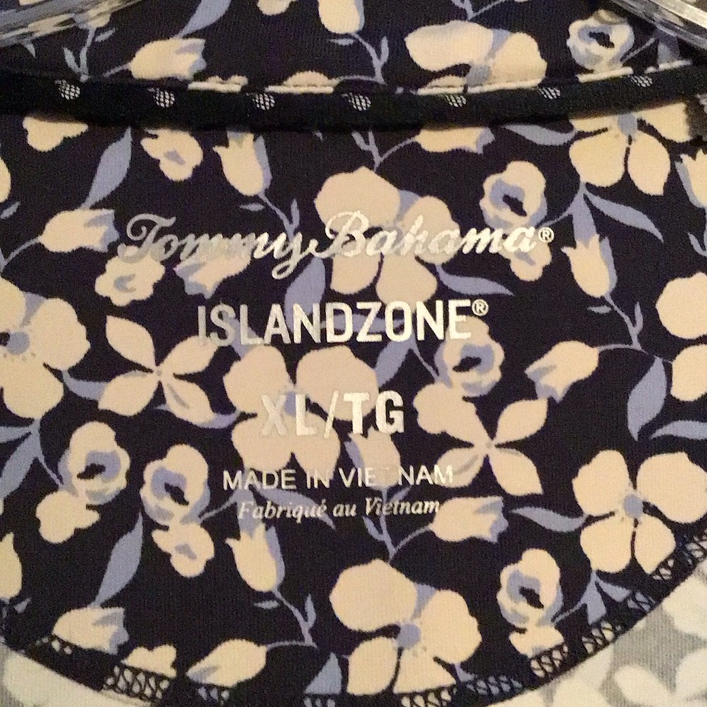 Tommy Bahama Aubrey IslandZone Zip Mock. Women’s size L. NWT. - Picture 3 of 3